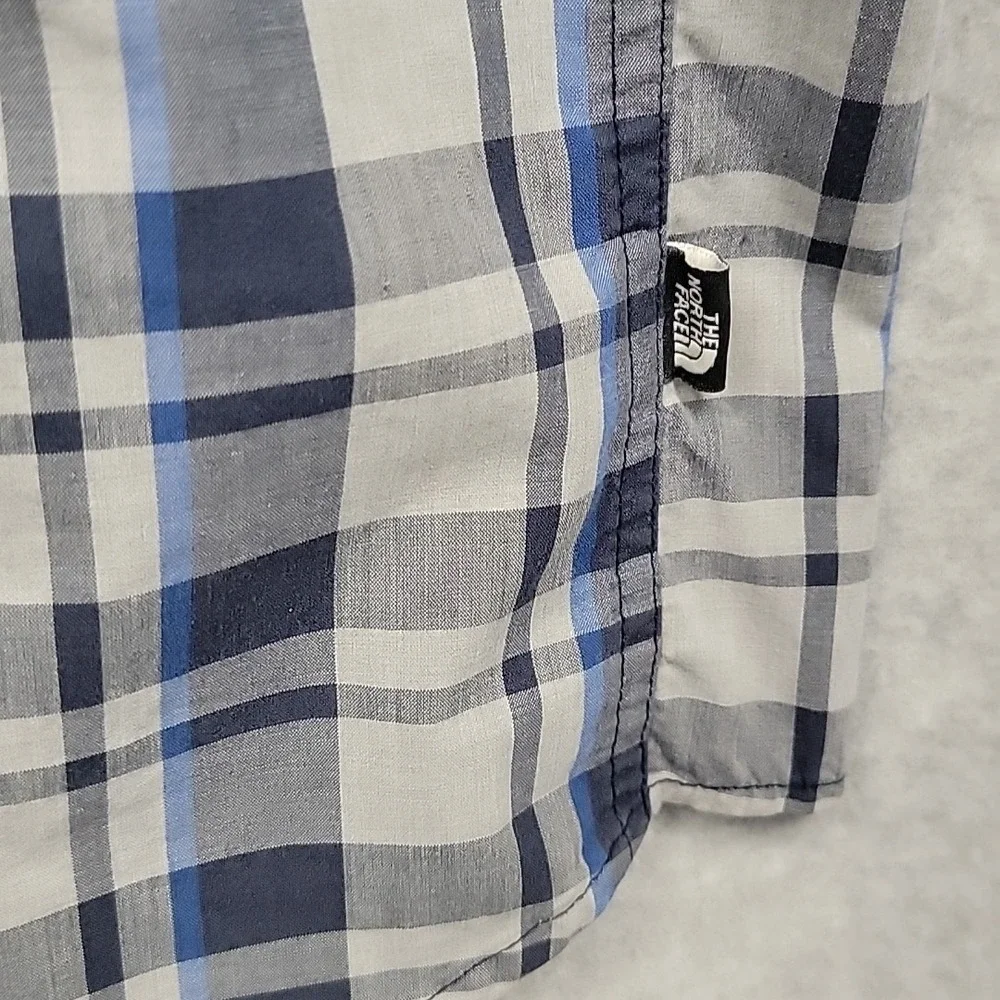 THE NORTH FACE Men's Size L Blue‎ and Gray Plaid Shirt Short Sleeve Button Down